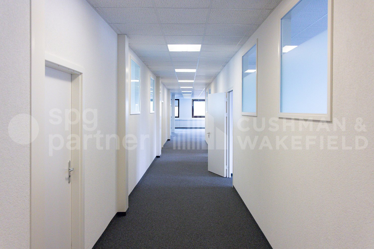 370m² office