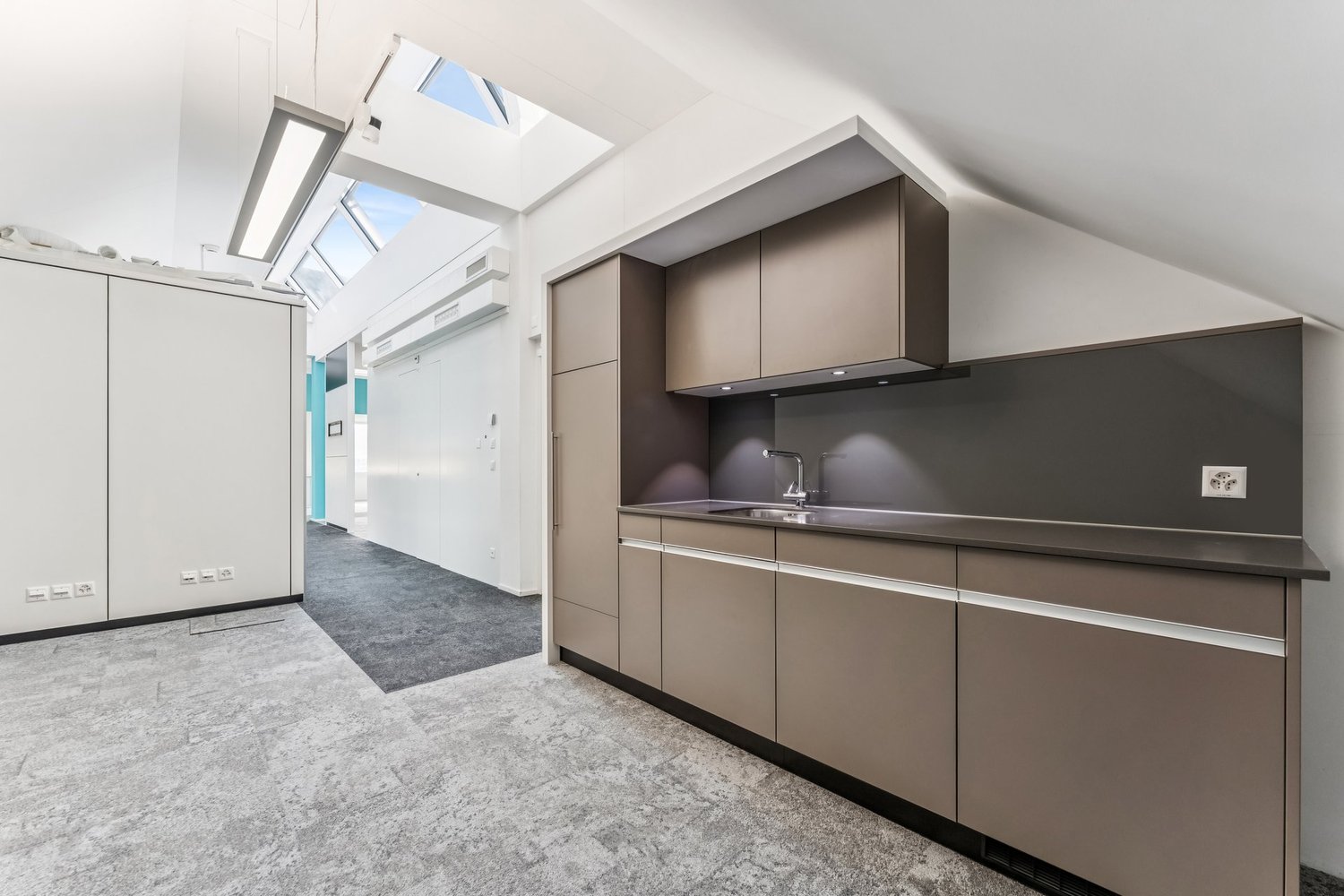 319m² office, photo 5 of 10
