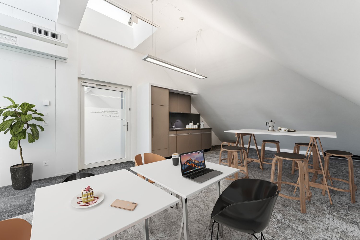 319m² office, photo 3 of 10