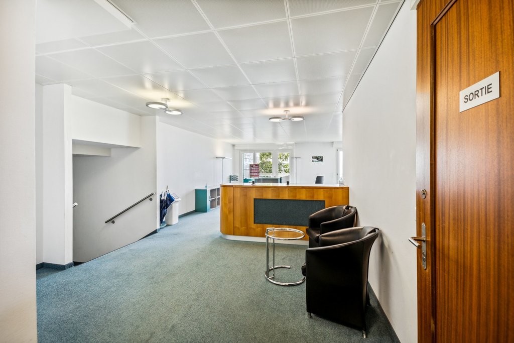 318m² office, photo 3 of 10