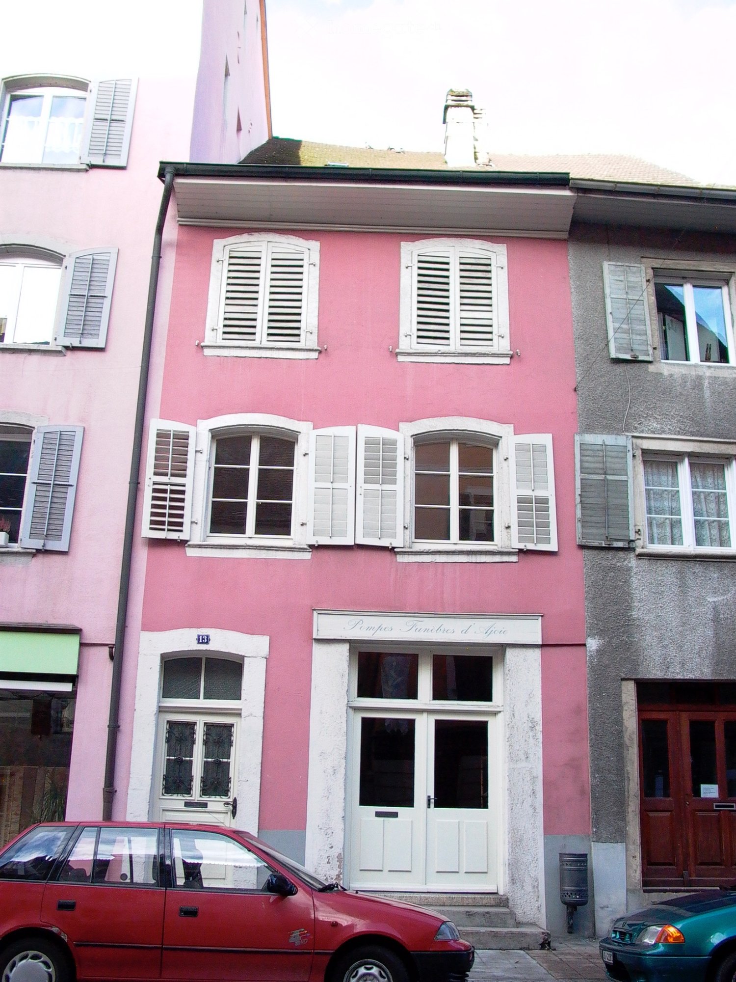 8 stanze casa singola