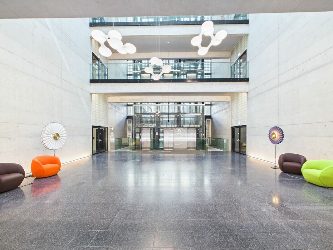 417m² office, photo 2 of 10