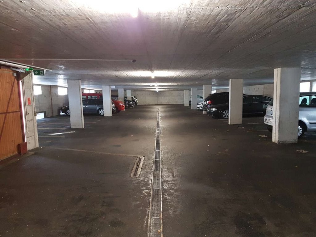 Underground slot, photo 1 of 2