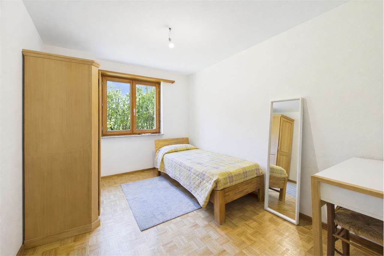 4 ½ rooms furnished flat (6)