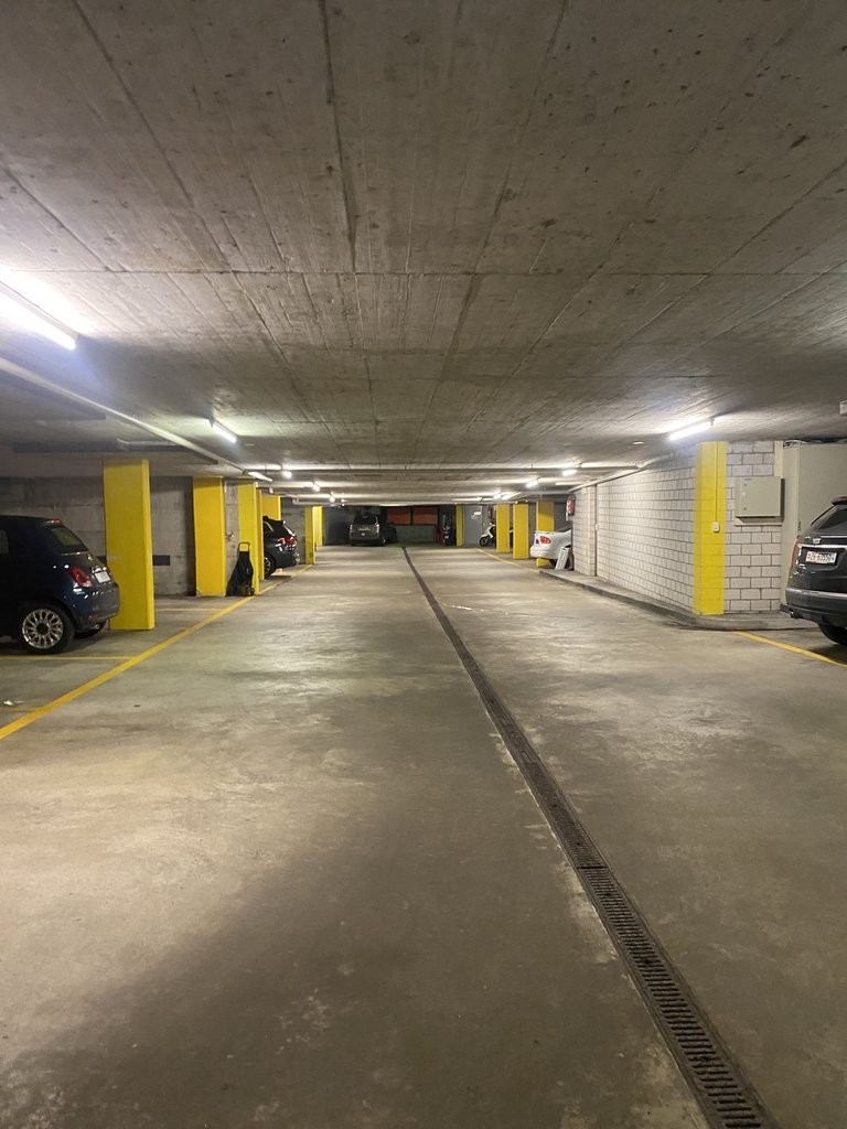 Underground slot, photo 3 of 4