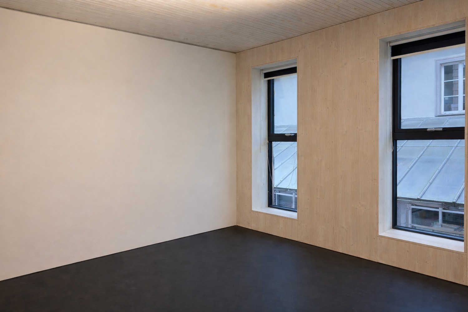 32m² office
