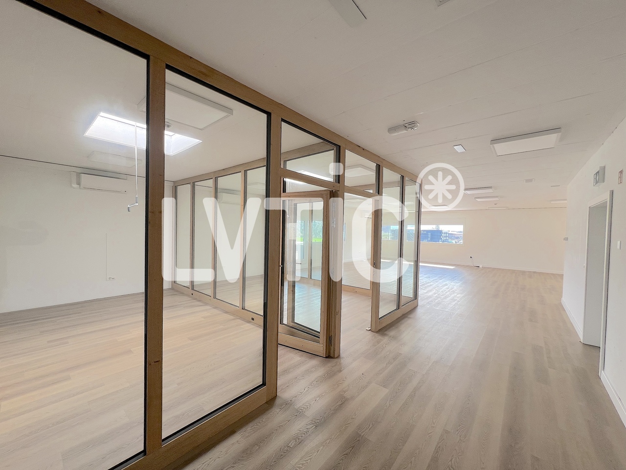 410m² office, photo 5 of 8