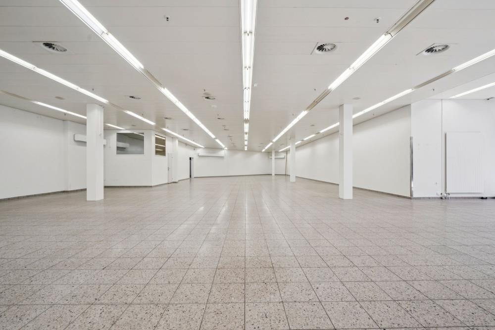 588m² shop, photo 9 of 10