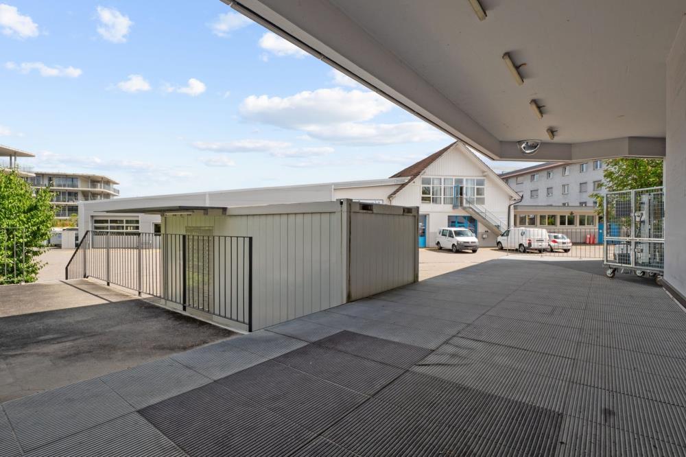 588m² shop, photo 7 of 10