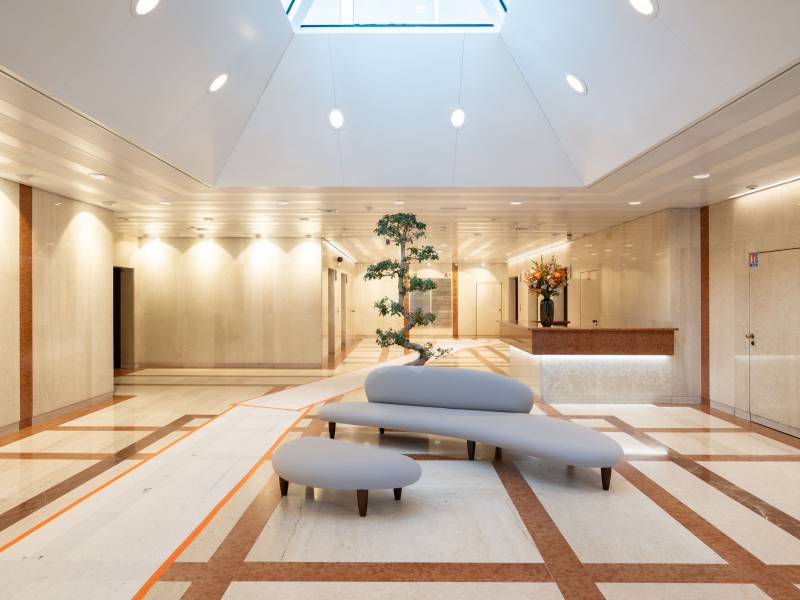 279m² office