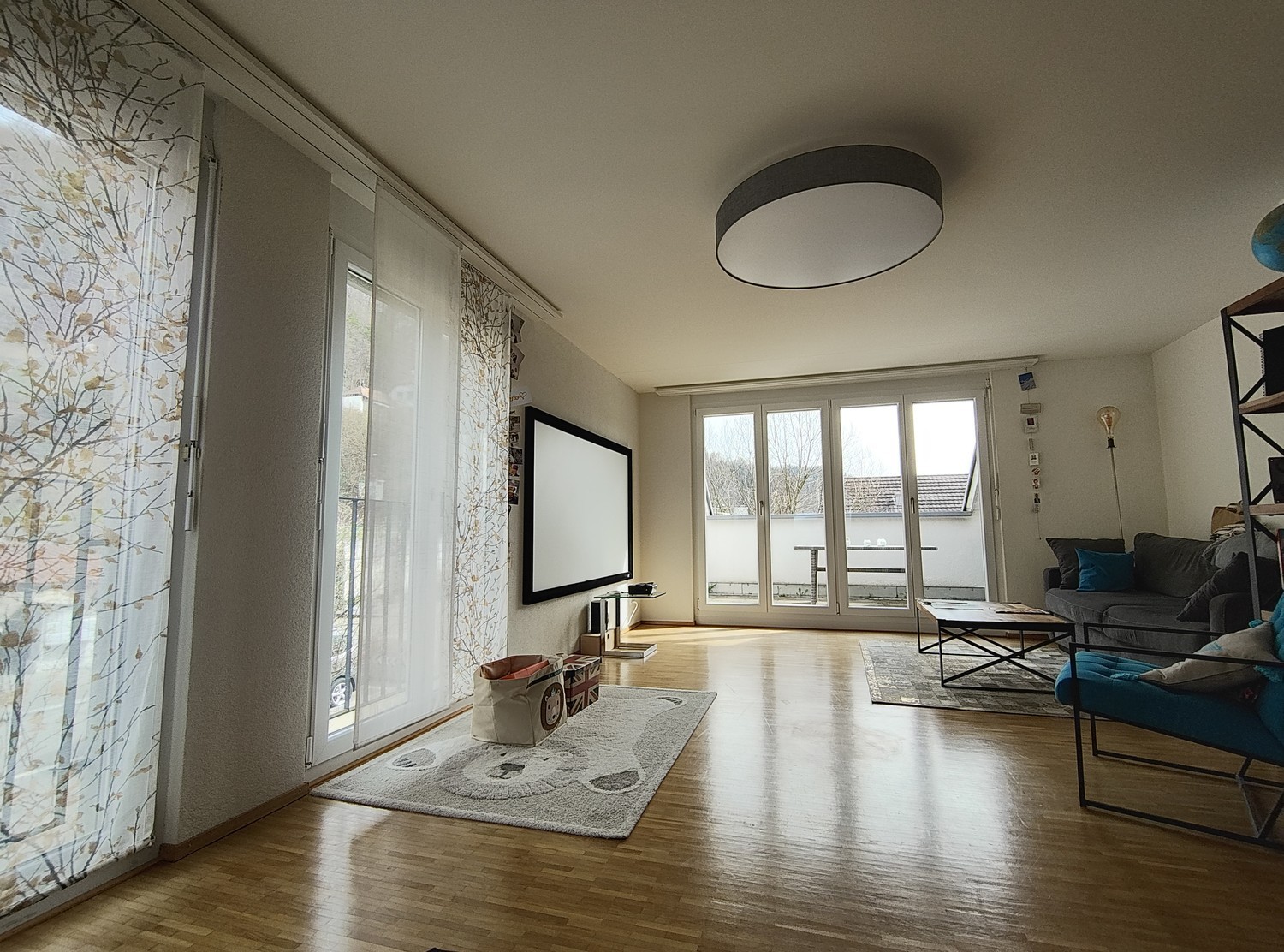 5 rooms apartment