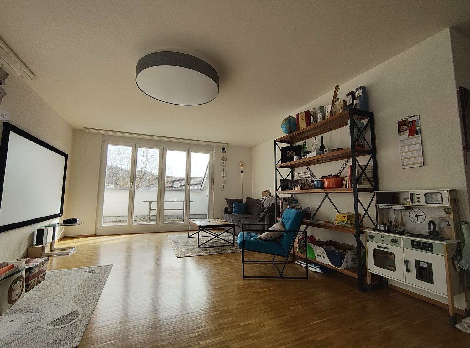 5 rooms apartment