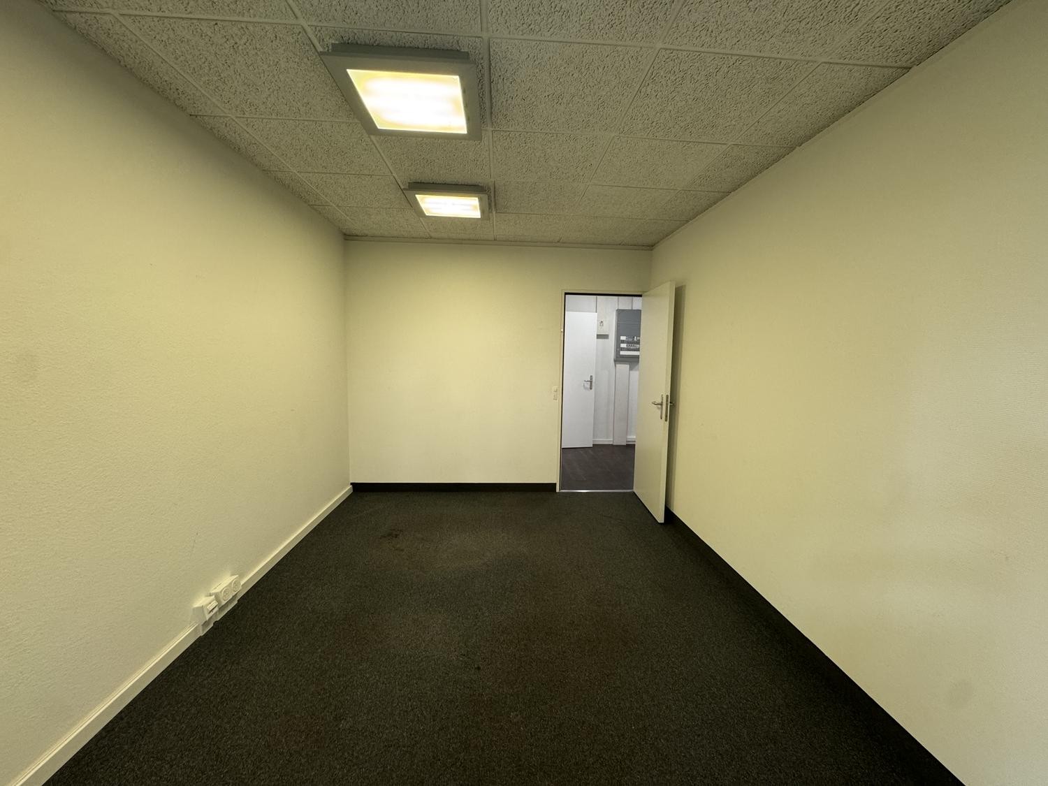 134m² shop, photo 6 of 7