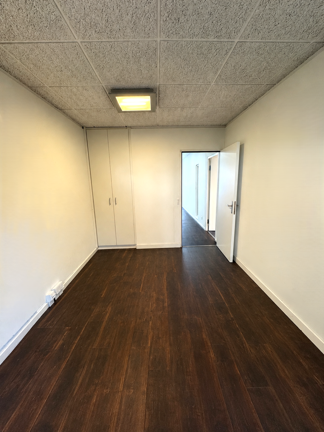 134m² shop, photo 4 of 7