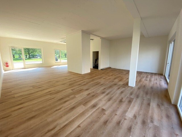 106m² commercial