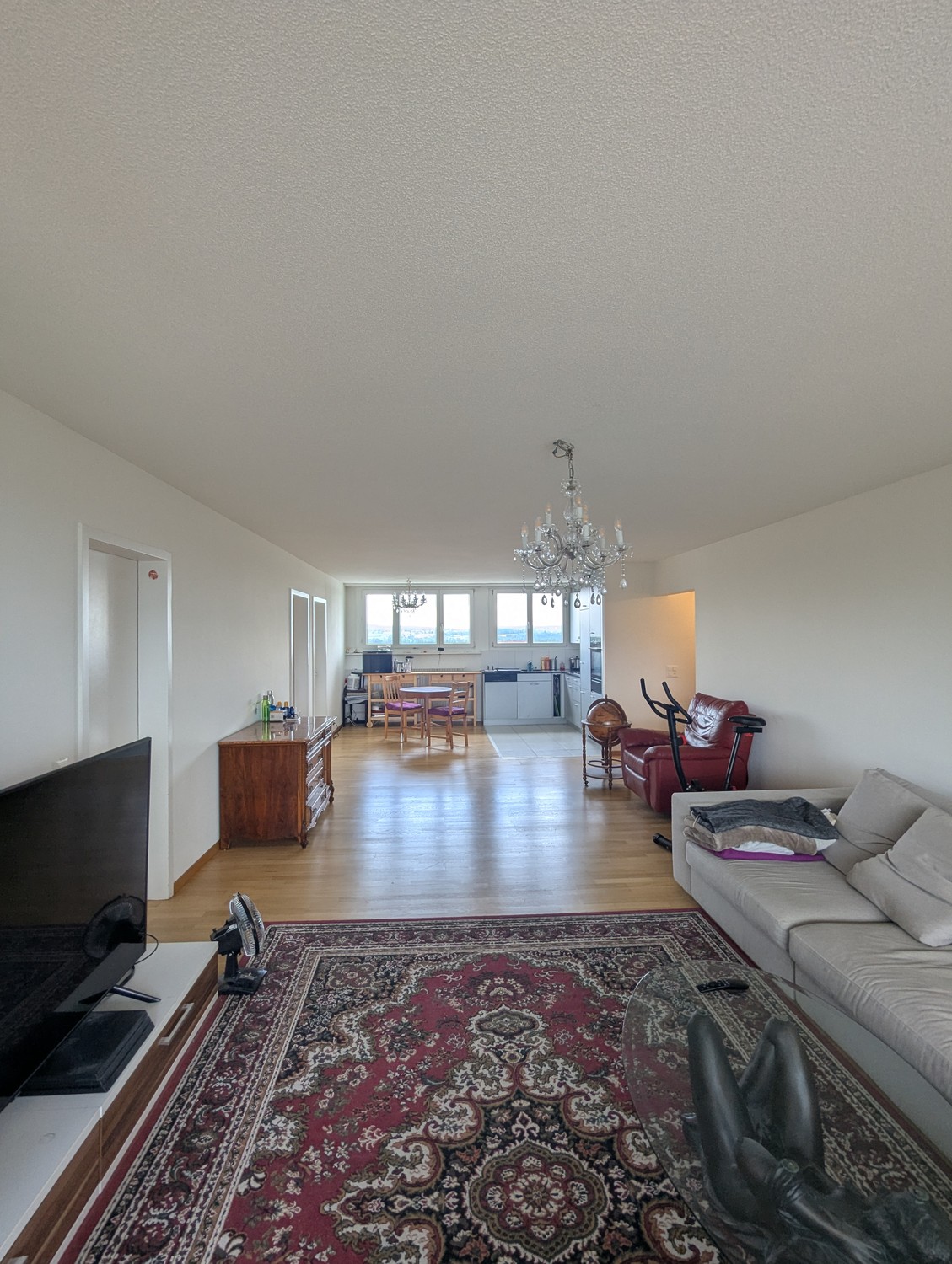 Recherche de repreneur pour un bel appartement de 2 1/2 pièces au dernier étage à partir du 01.01.2027.