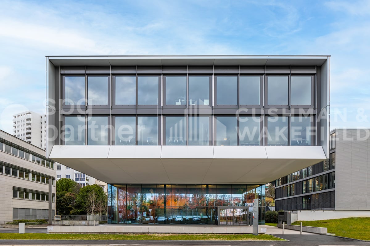 600m² office, photo 1 of 7