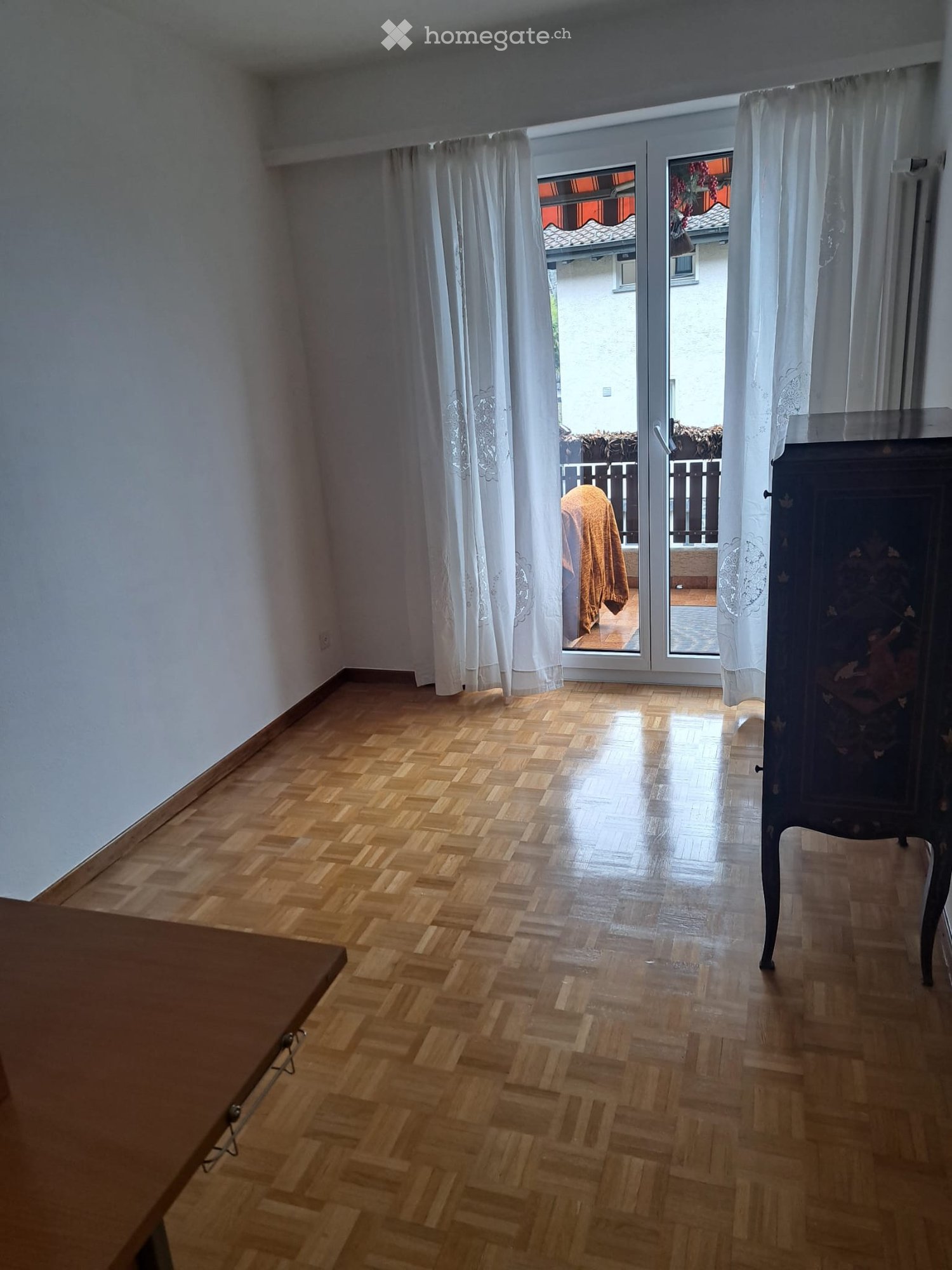 5 rooms apartment