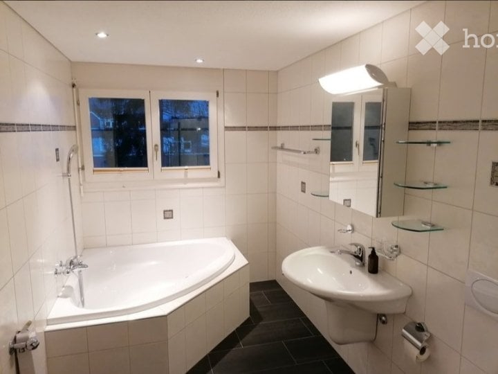 5 rooms apartment