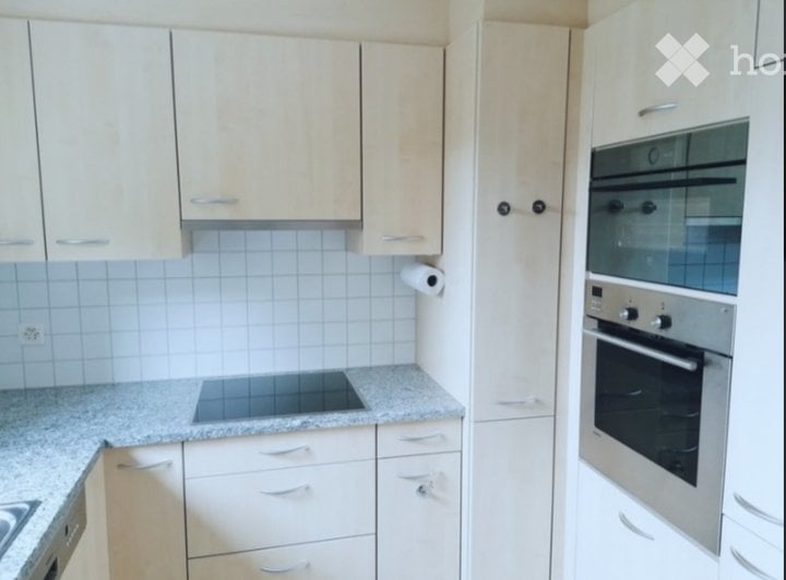 5 rooms apartment