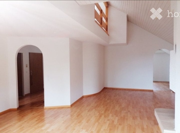 5 rooms apartment