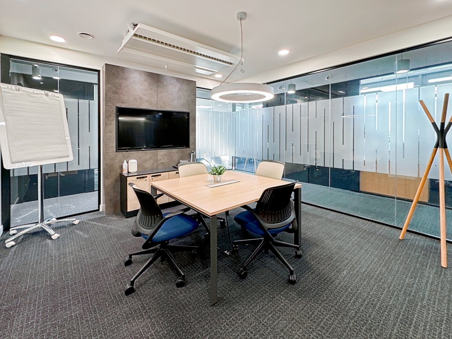 Office, photo 10 of 10