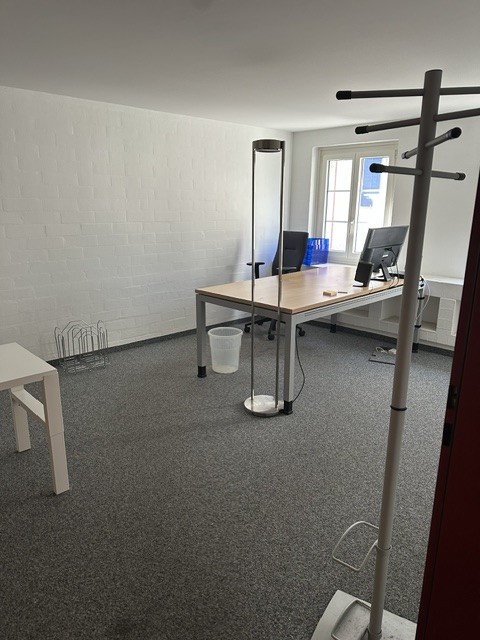 Office, photo 1 of 5