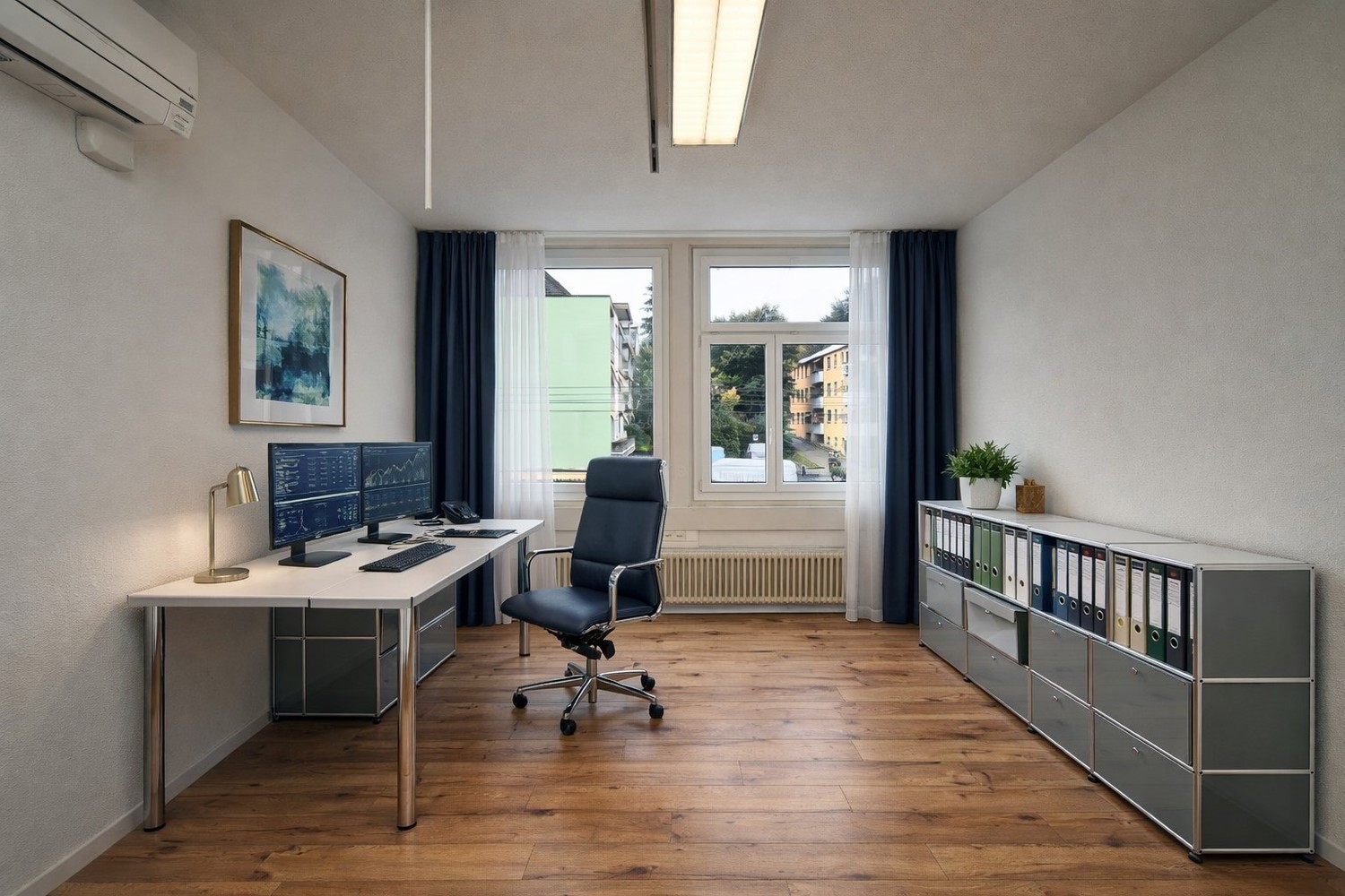 290m² office, photo 1 of 10