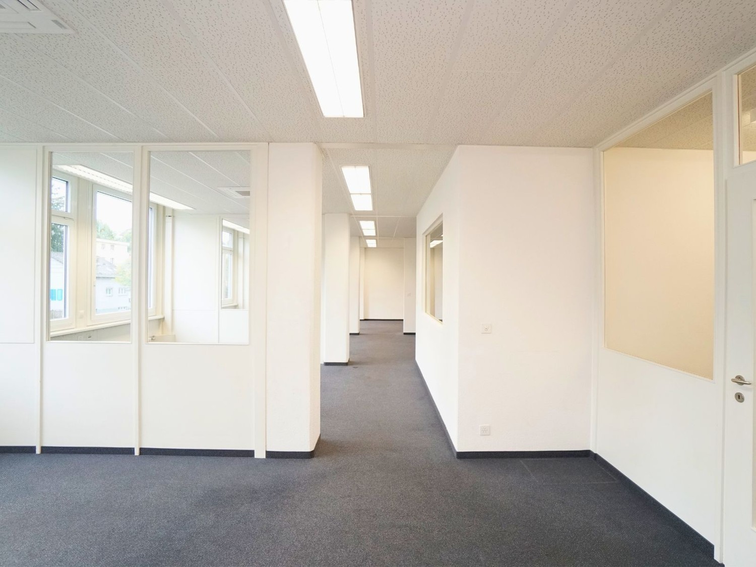 290m² office, photo 5 of 10