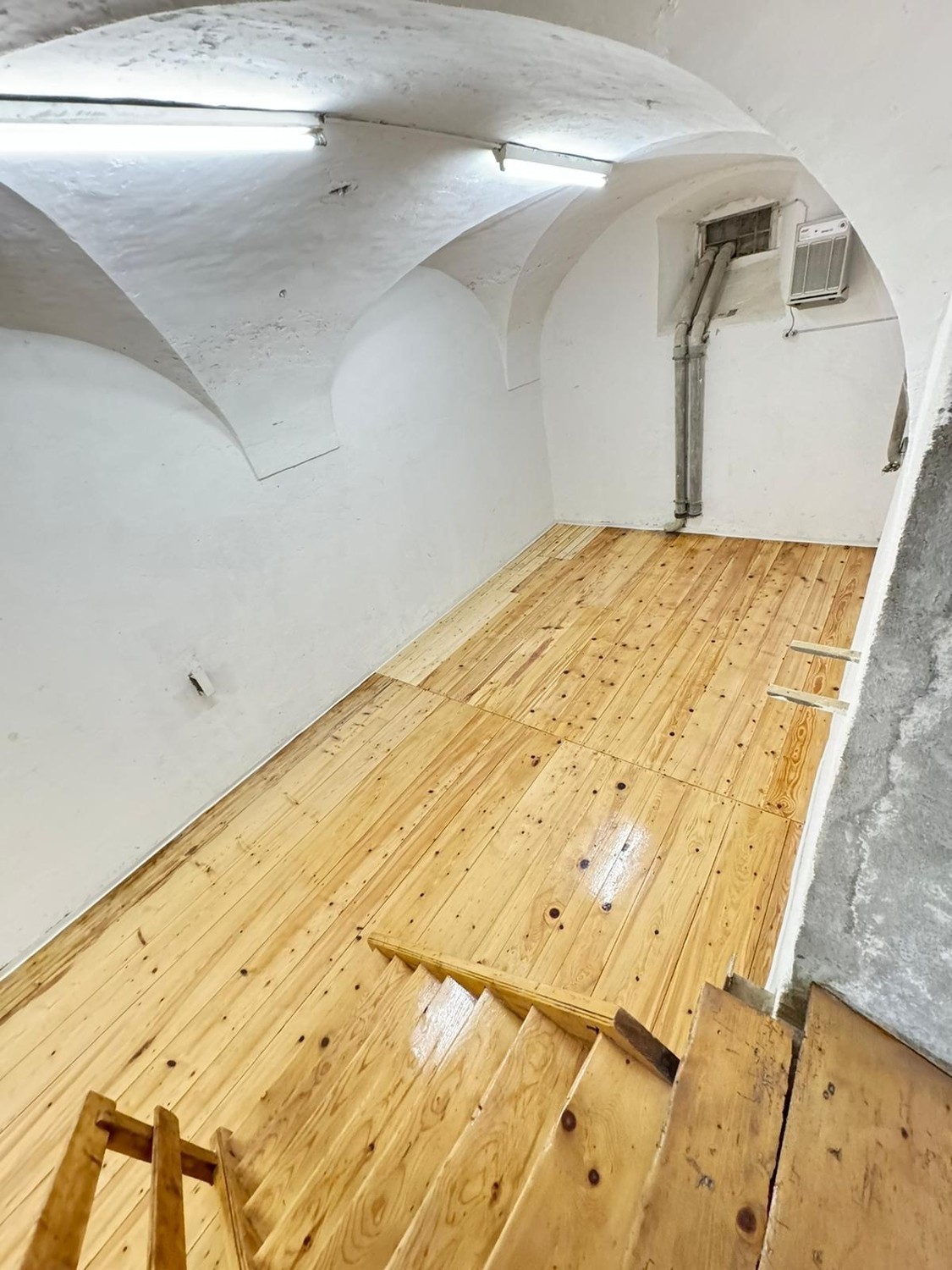 39m² storage room