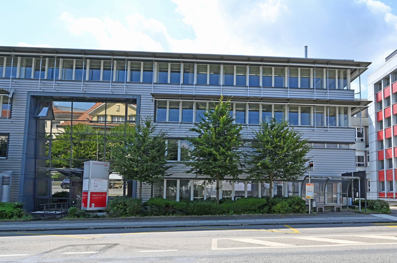1150m² commercial, foto 1 di 3