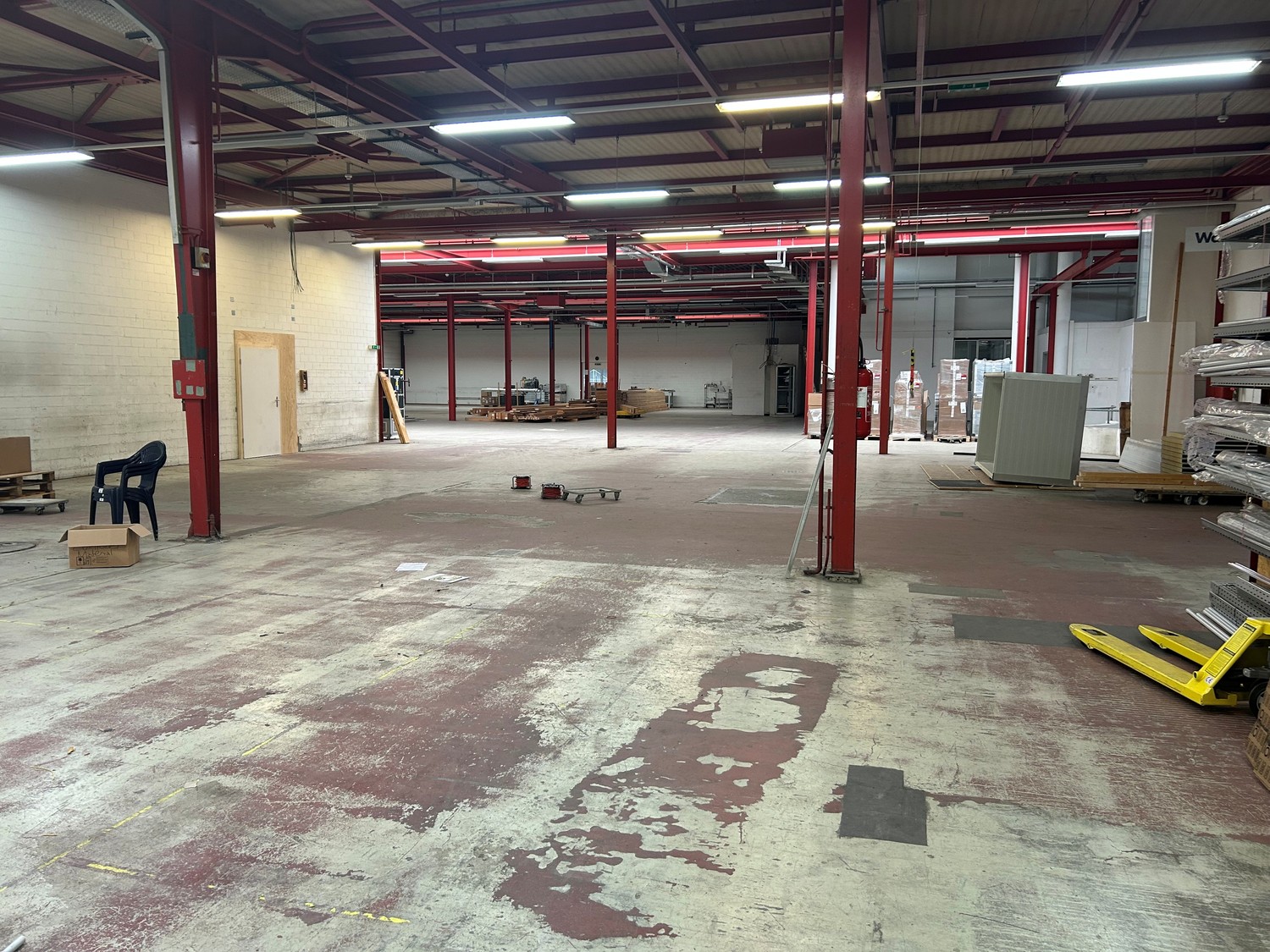 1150m² commercial, foto 3 di 3