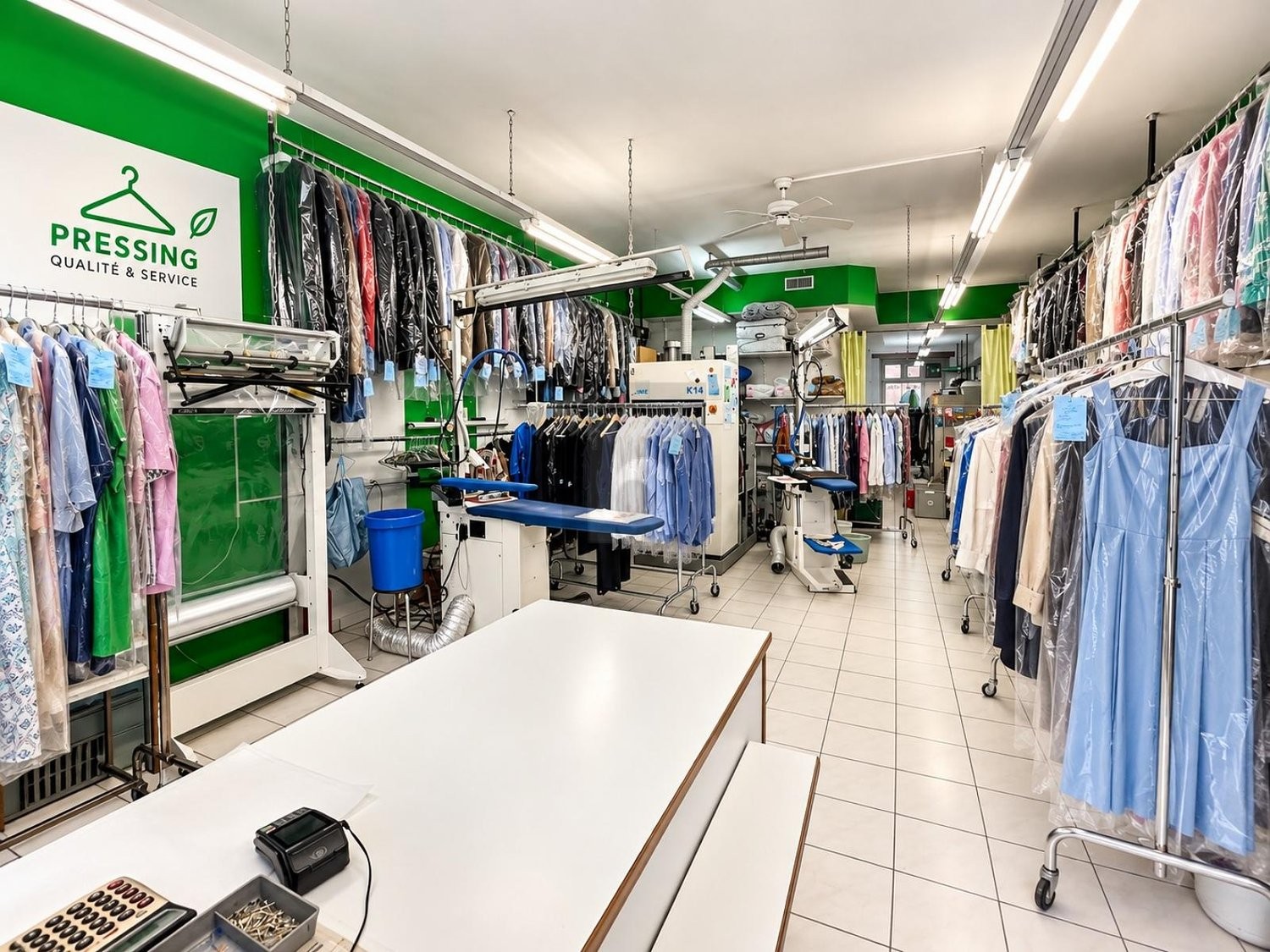 50m² shop, photo 3 of 4