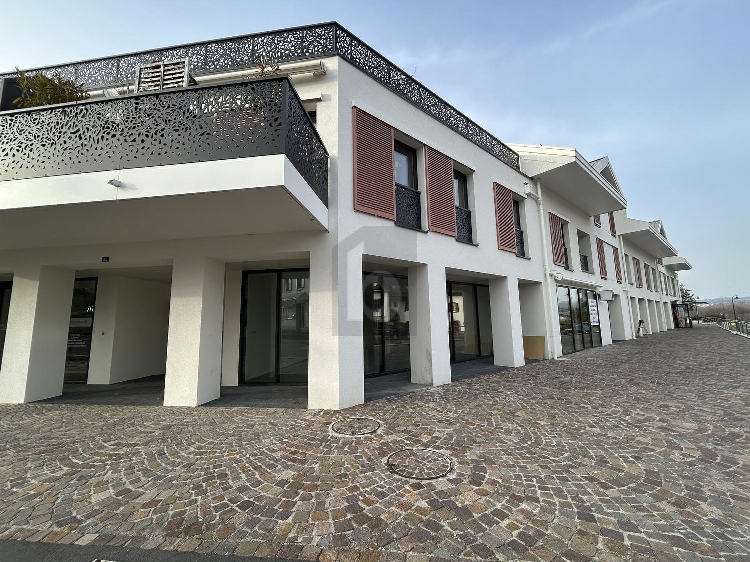 109m² shopping centre, photo 1 of 4