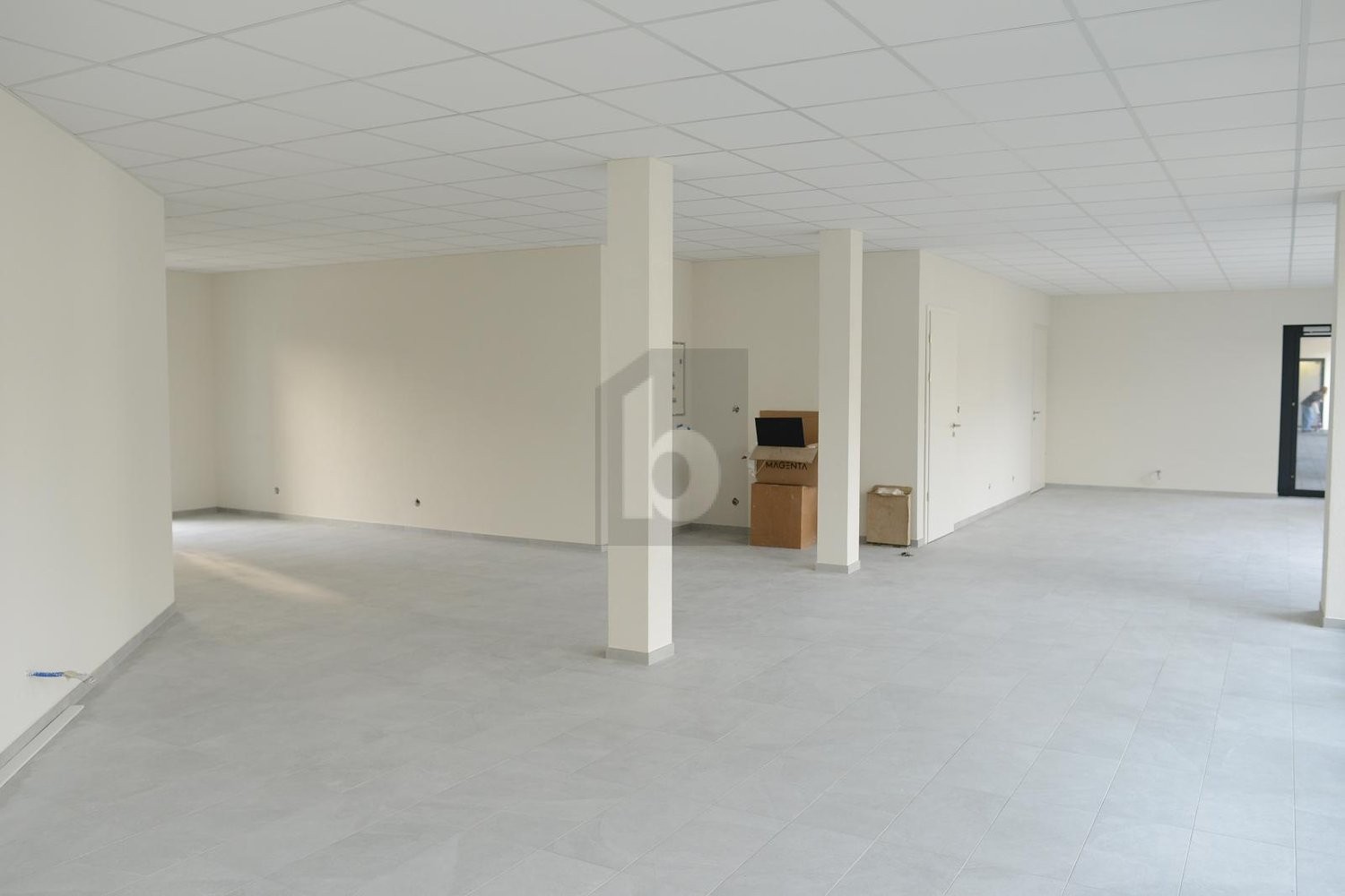 109m² shopping centre, photo 3 of 4