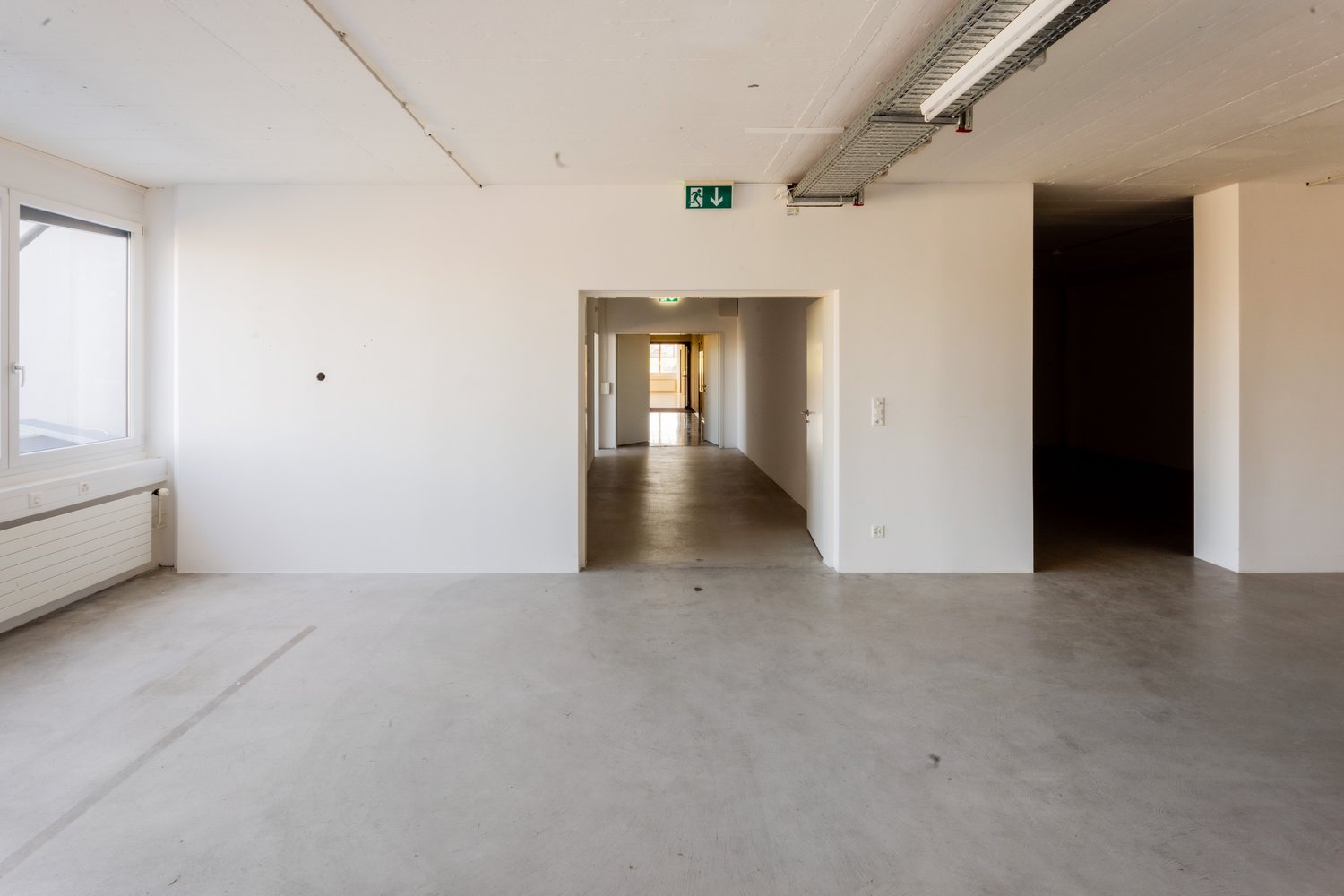 304m² commercial, photo 10 of 10