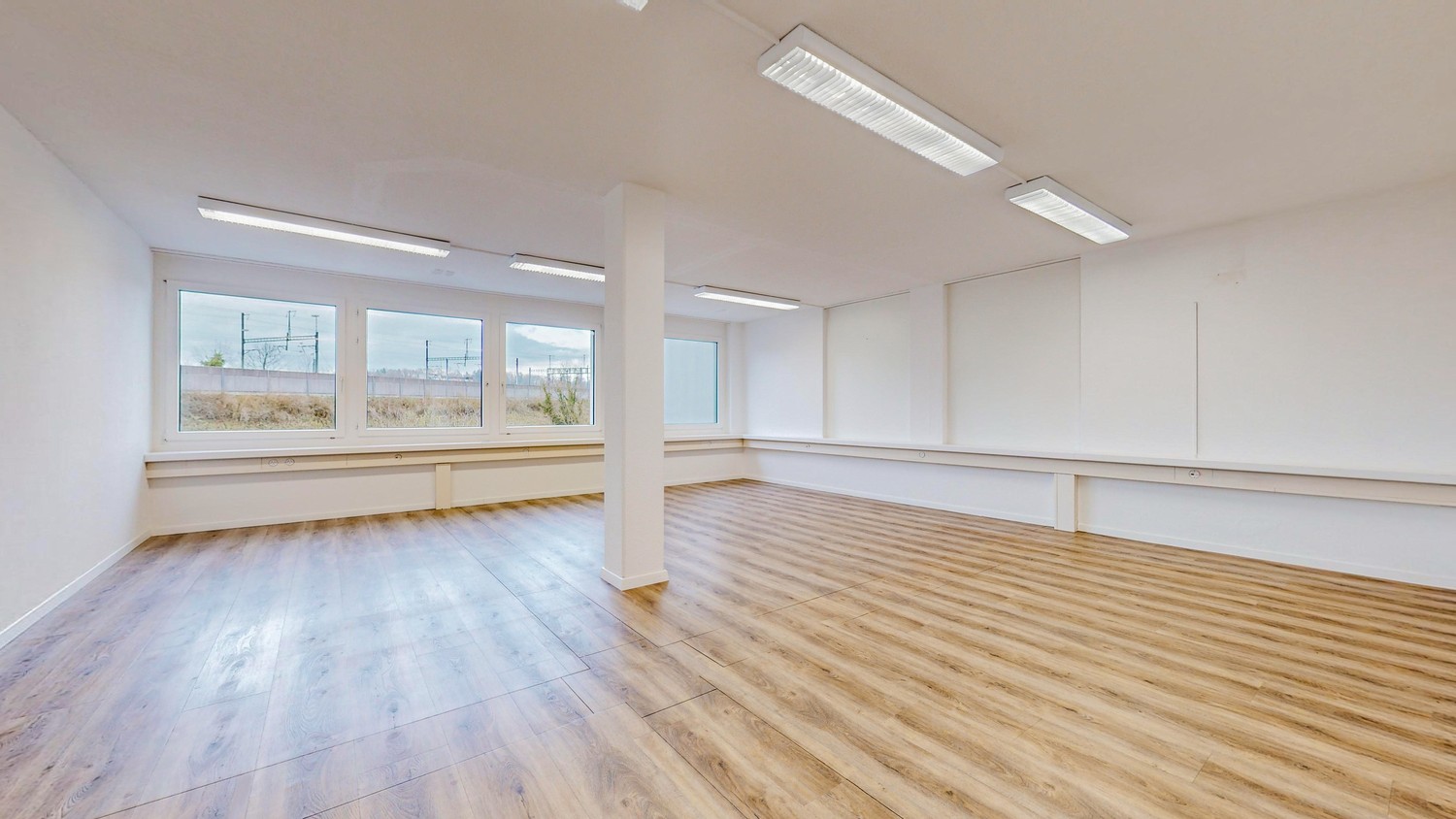 206m² commercial