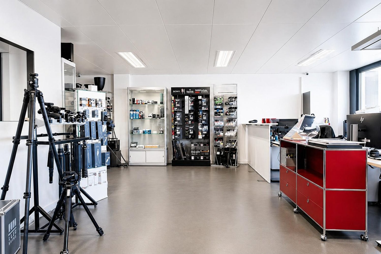 124m² workshop, photo 3 of 4