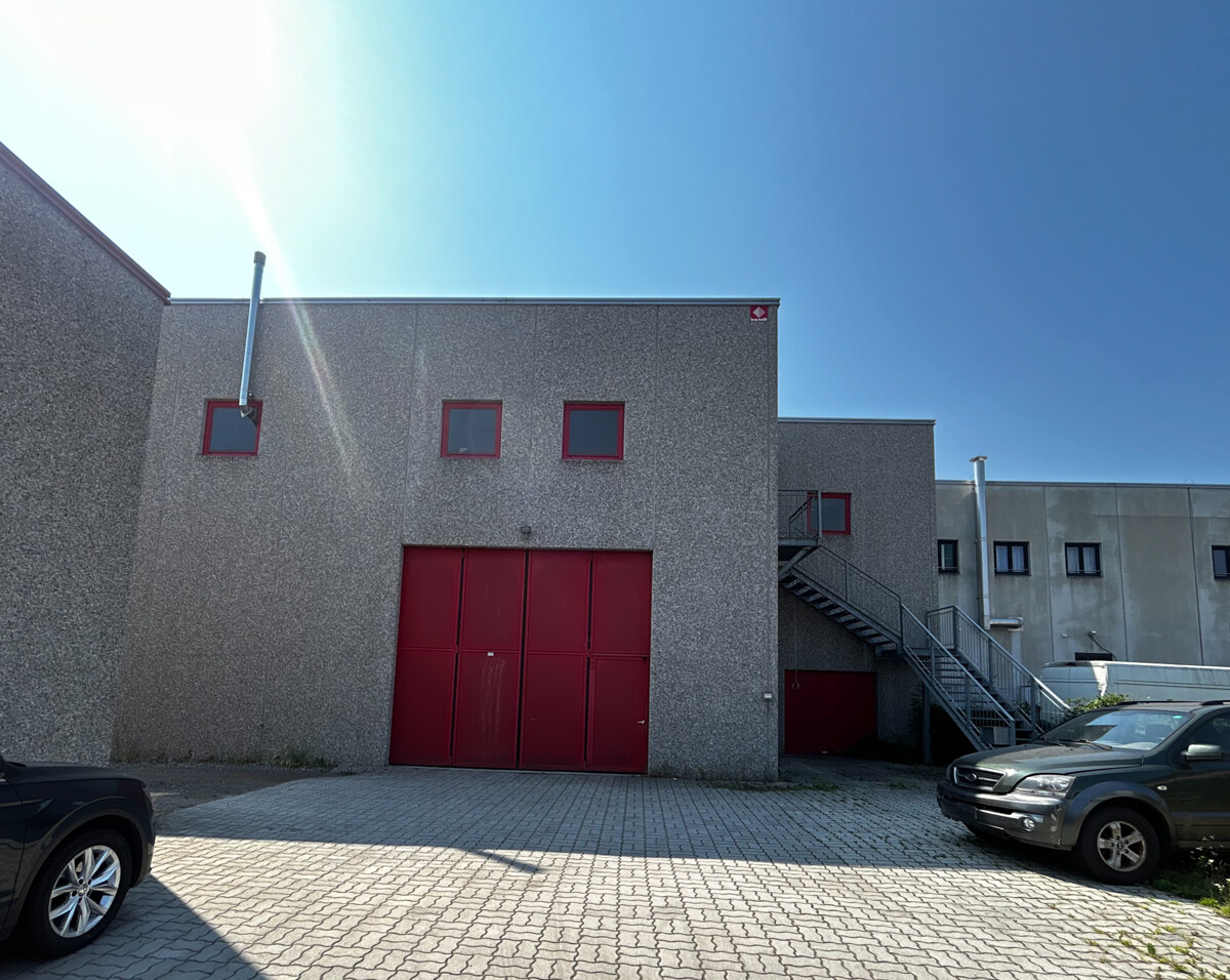 800m² storage room, photo 2 of 9