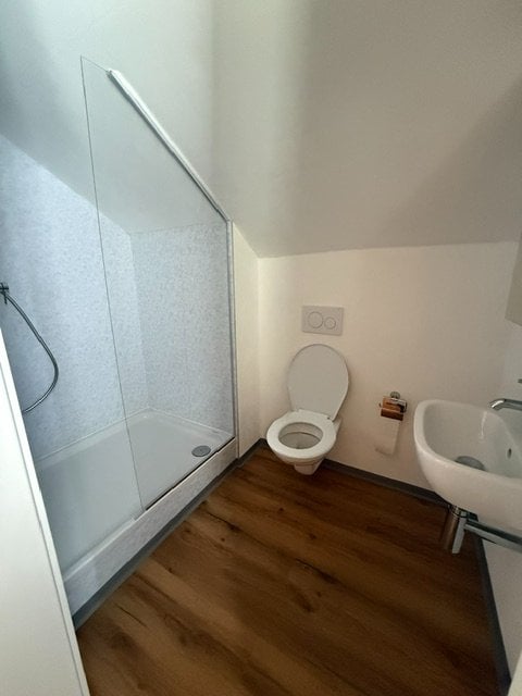 1 room single room, photo 3 of 5