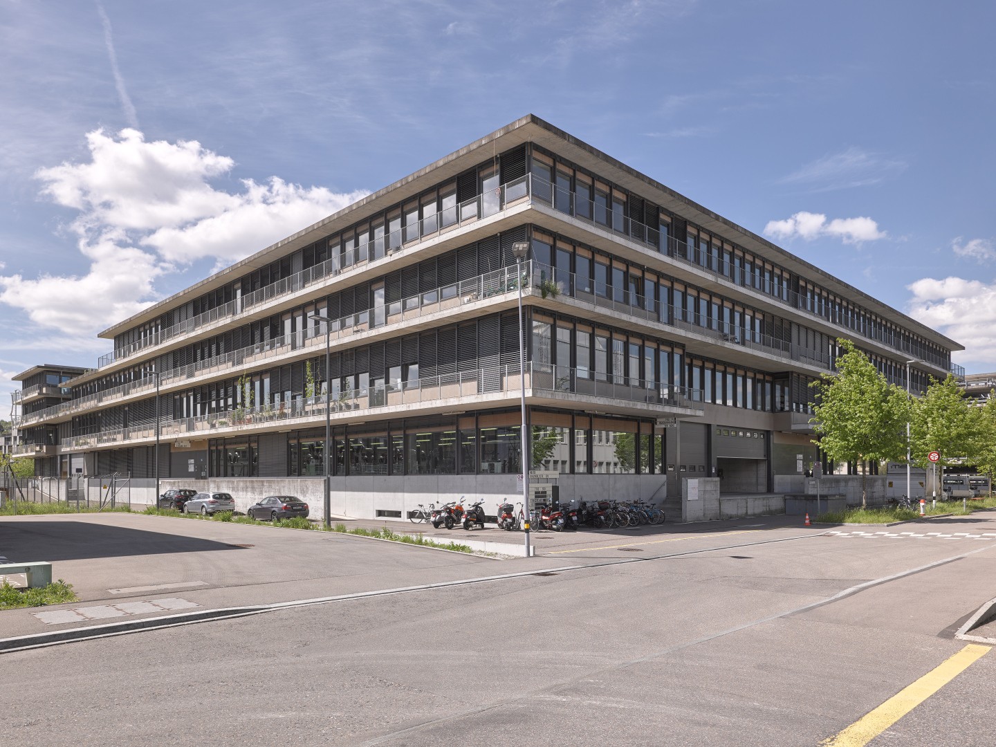 523m² office, photo 2 of 4