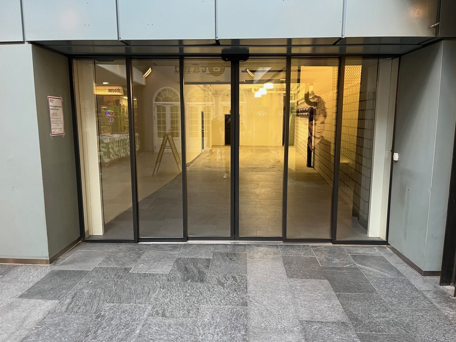 93m² commercial, photo 2 of 6