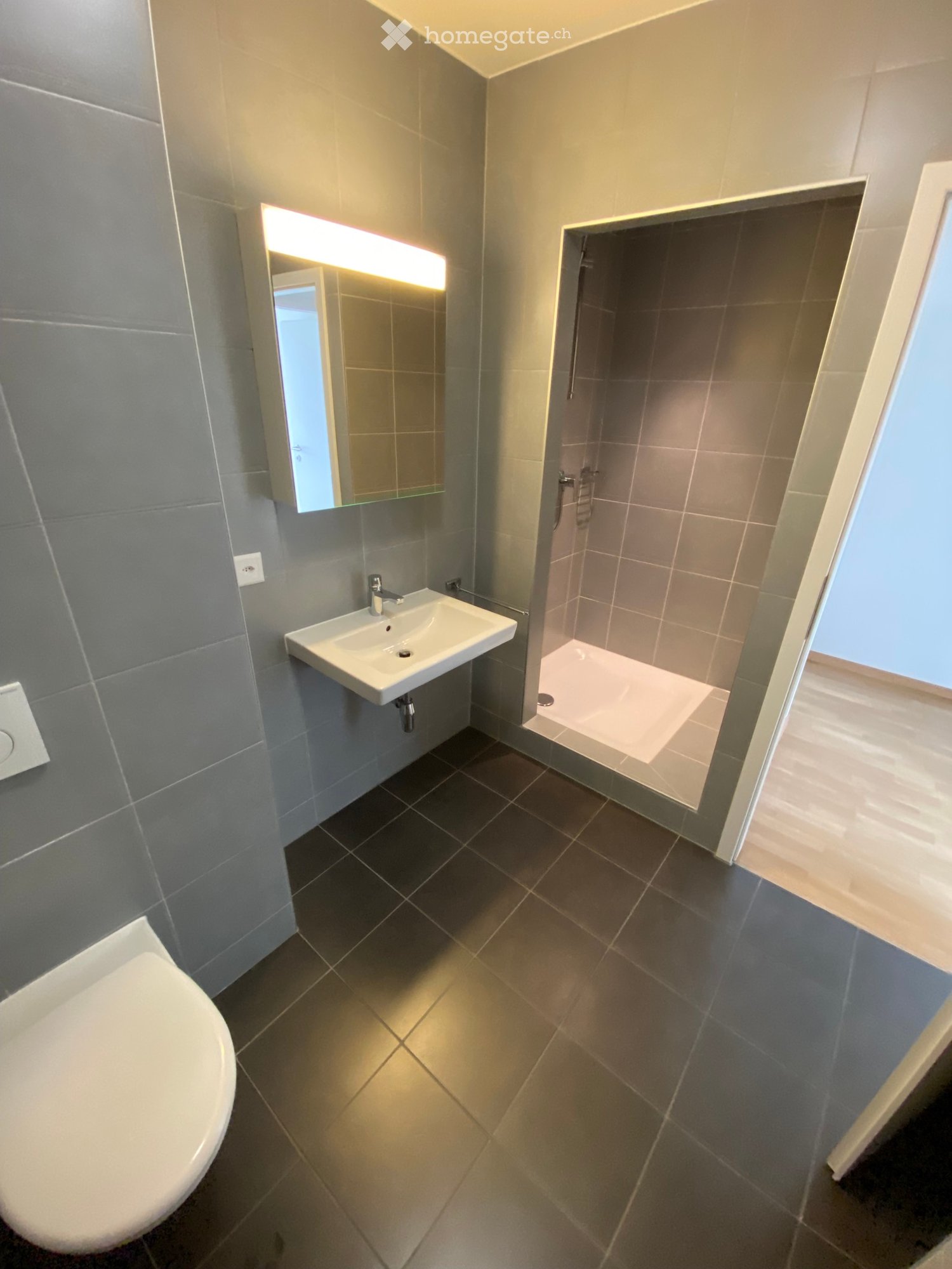 5 rooms apartment, photo 2 of 2