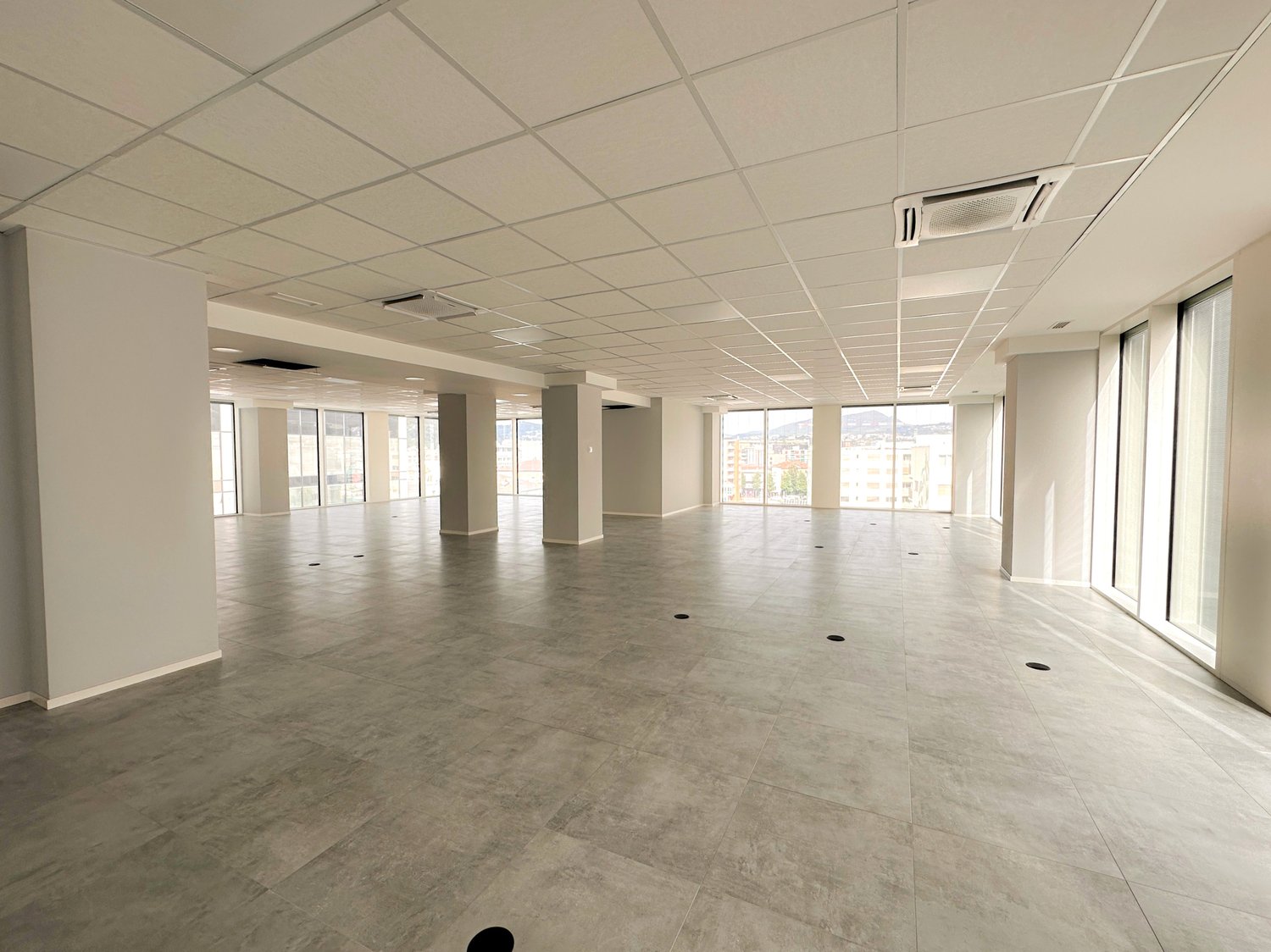 Office, photo 1 of 8