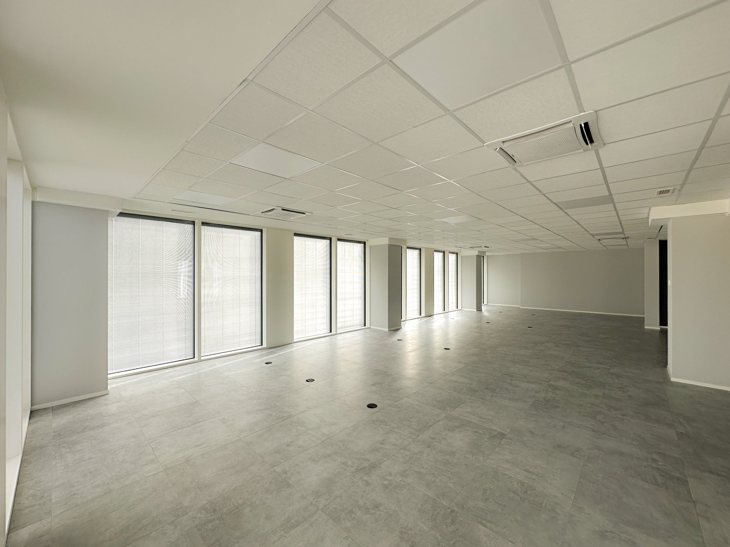 Office, photo 4 of 8