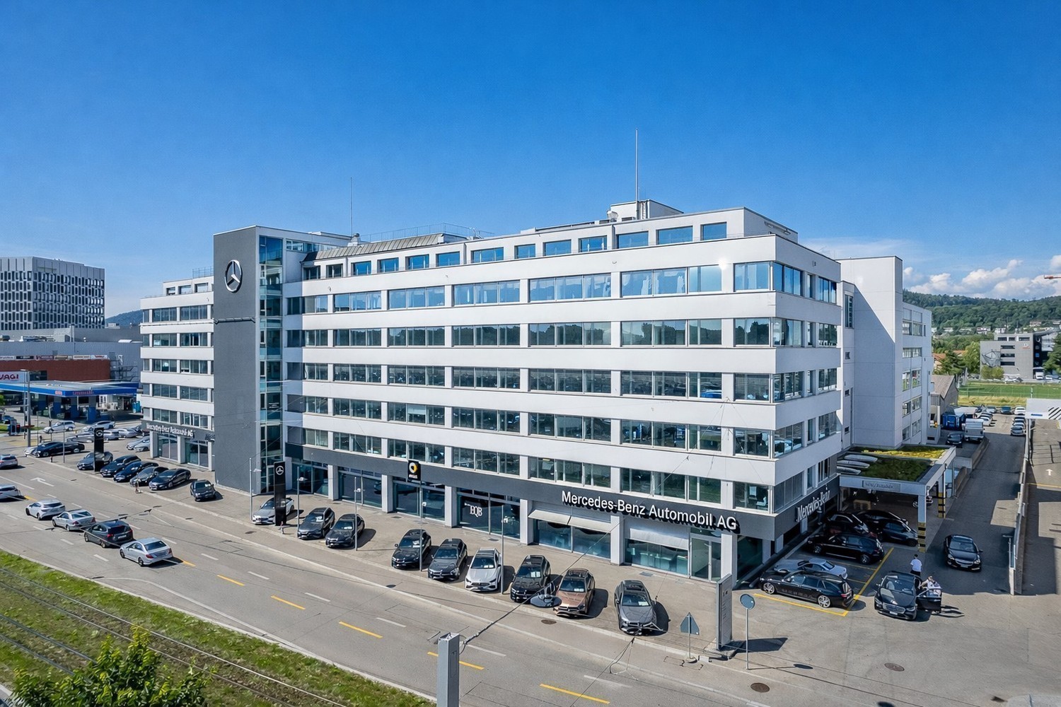350m² office