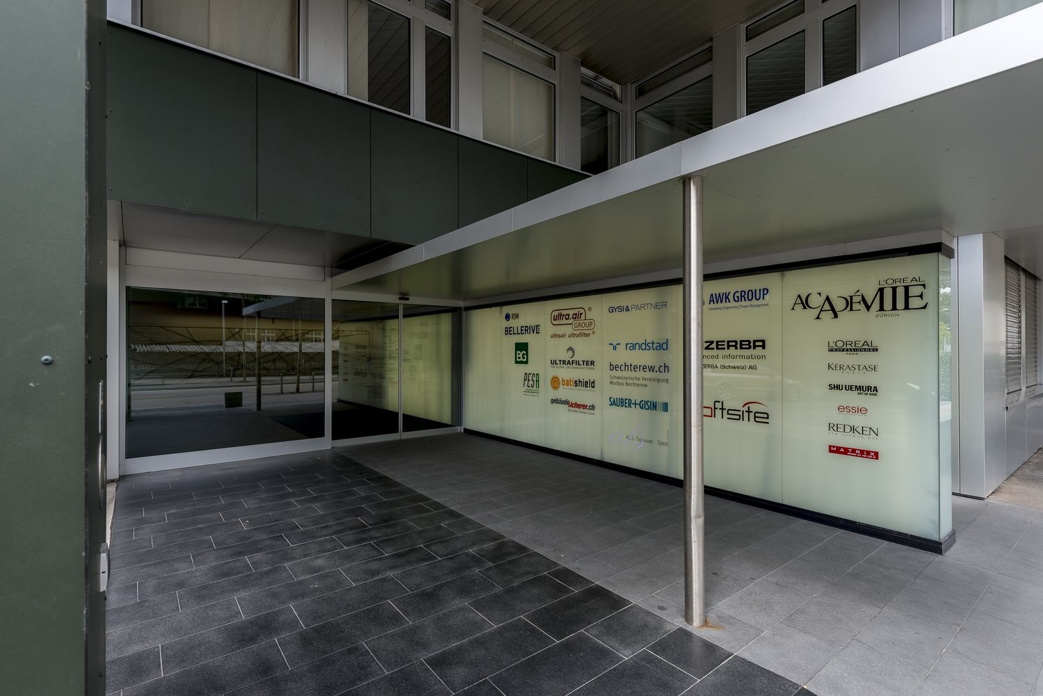 61m² commercial, photo 2 of 6