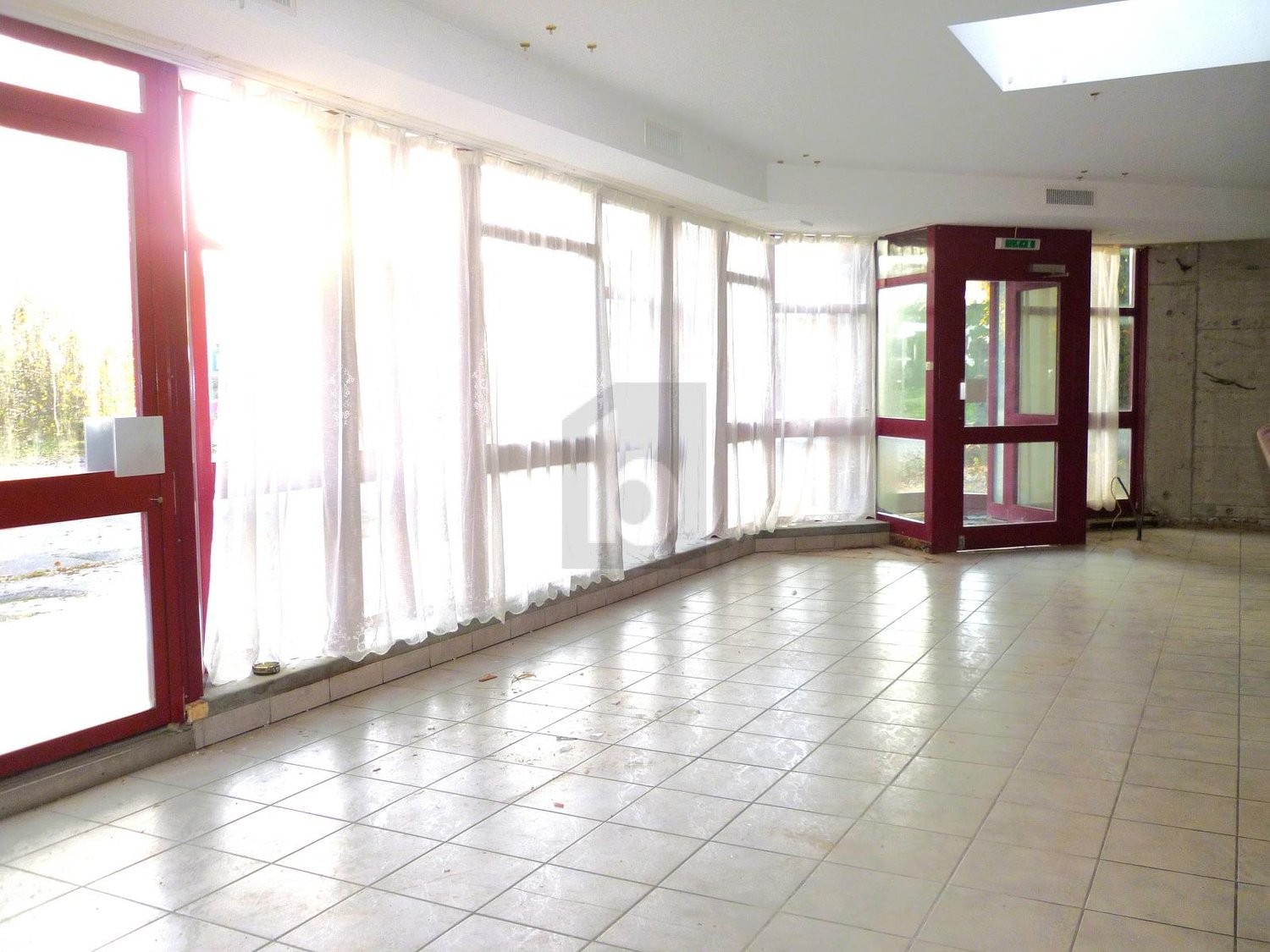 212m² office, photo 3 of 4