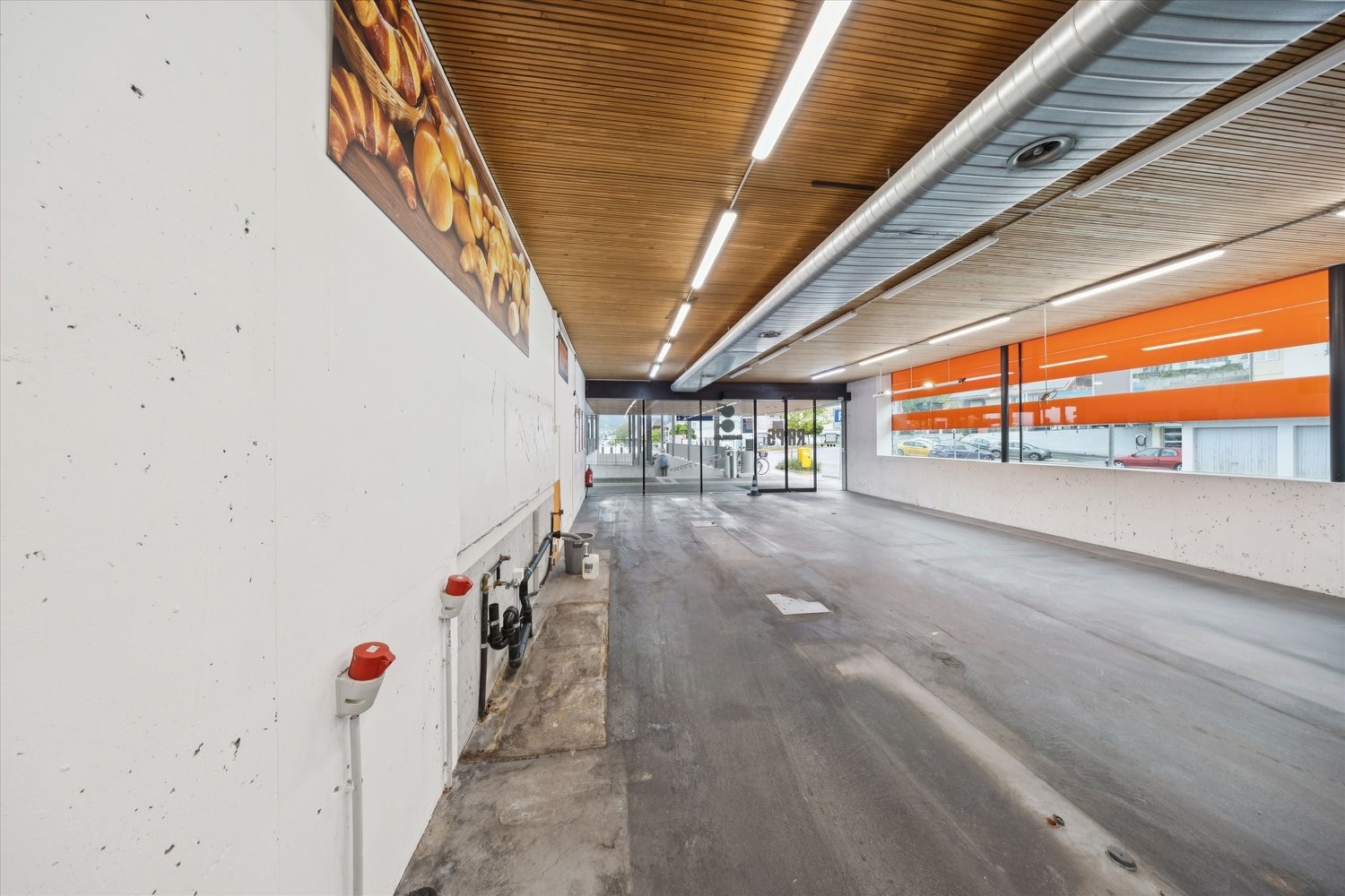 Negozio di 247m², foto 6 di 10