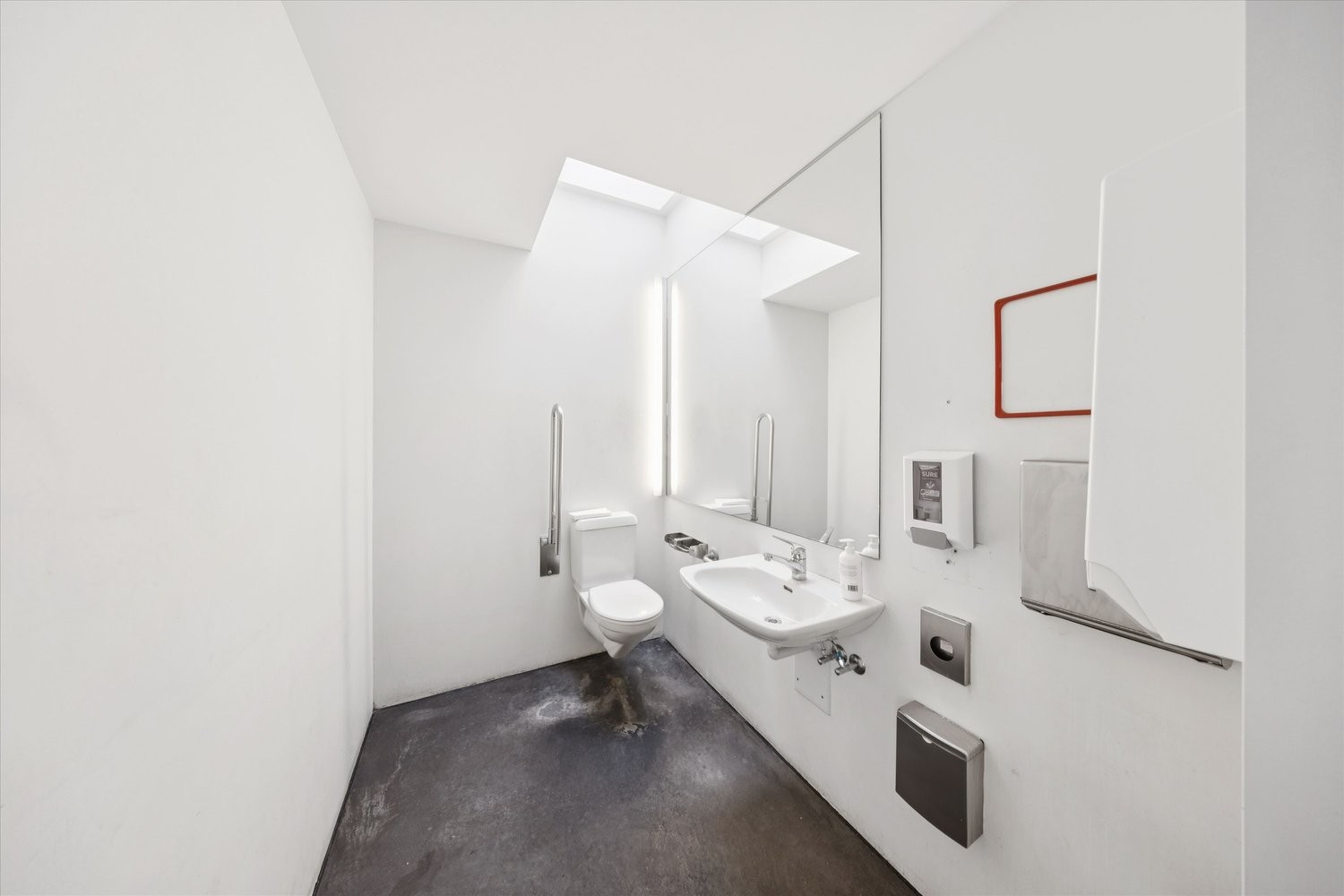 Negozio di 247m², foto 9 di 10